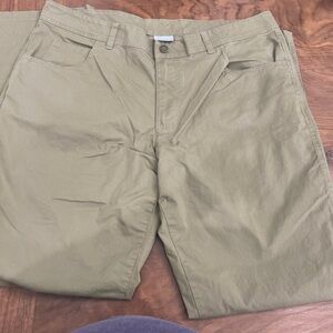 Columbia Men's Olive Chinos